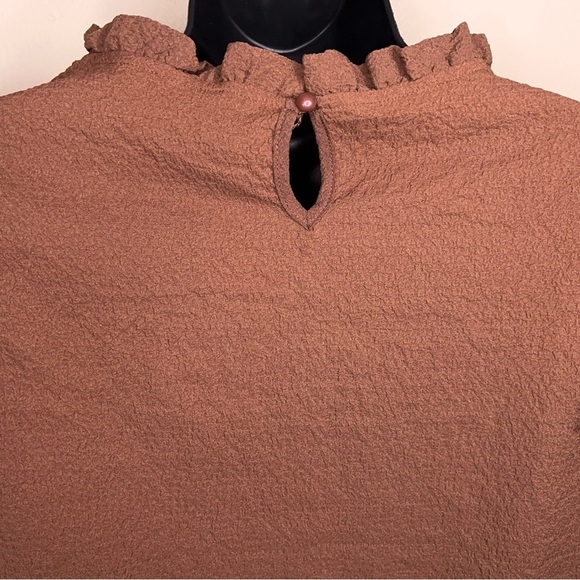 Size 8/10 Brown Textured Ruffle Blouse Neutral Stretch Lightweight Mock Neck - Picture 6 of 12